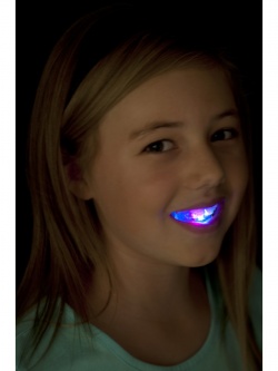 Svítící zuby - přístroj